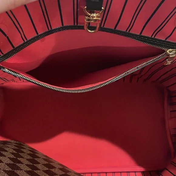LOUIS VUITTON Neverfull MM in Damier ebene - Picture 8 of 13